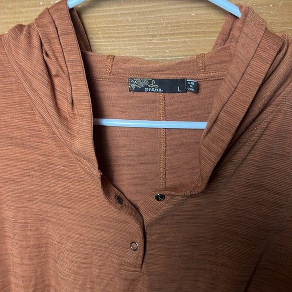 prAna Womens Hoodie Large rust/brown long sleeve‎ kangaroo pocket 1/4 button up - Picture 7 of 8